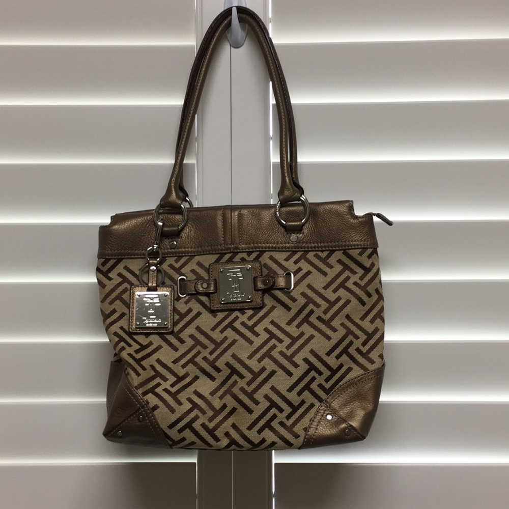 Great leather bag with spacious inside, used once!
